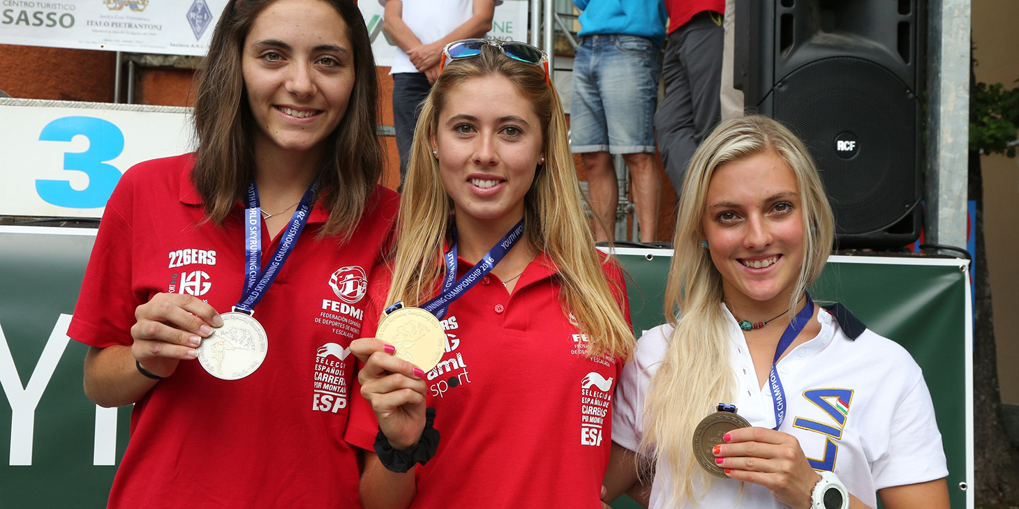 SkyRace podium 18-20 years: 2nd, Preen Haley (RSA), 1st Laia Aguilar (ESP), 3rd Maria Beringues (ESP). ©fabriziopoliti.it